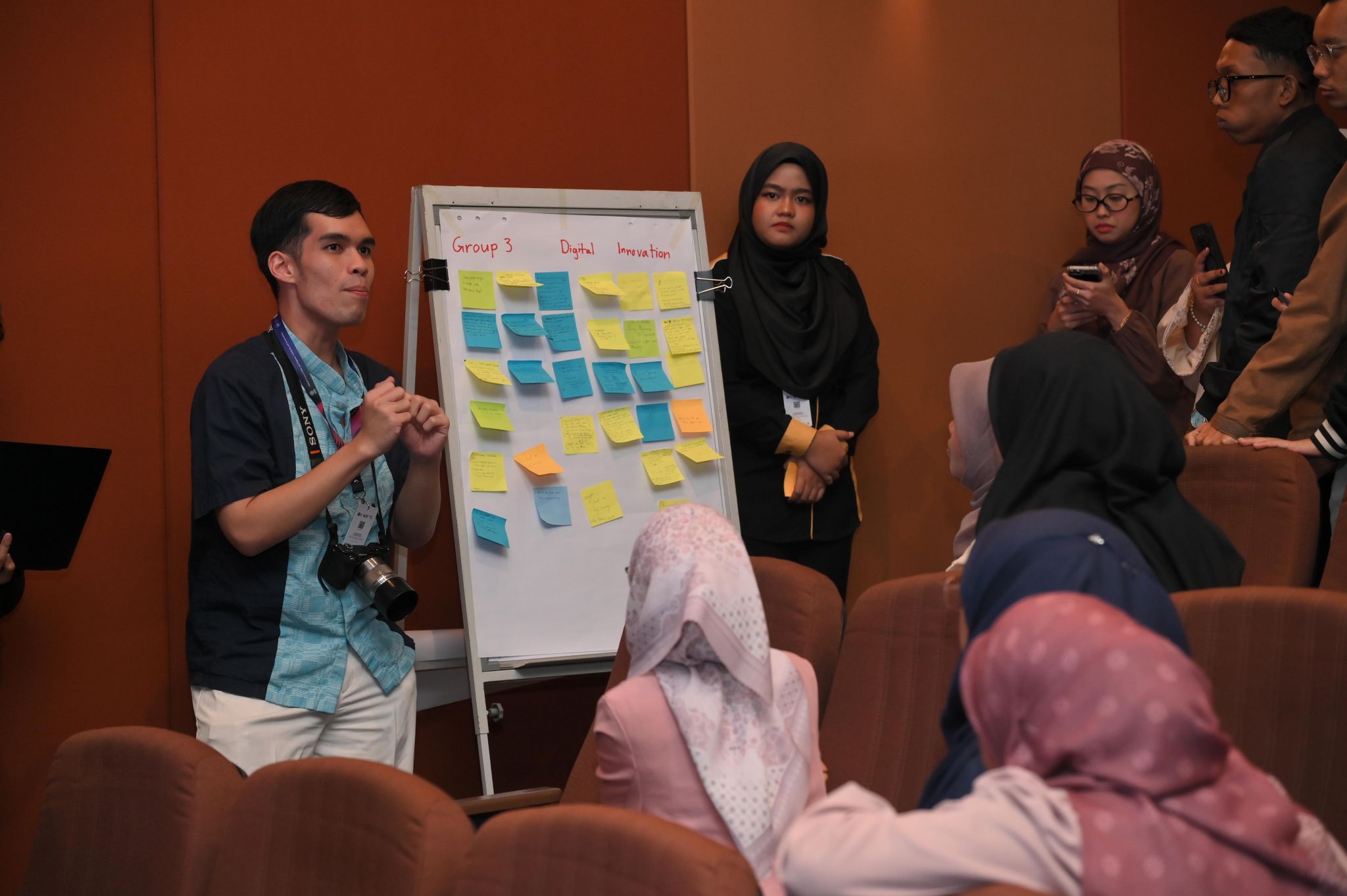 Joshua VARGAS facilitating the ASEAN Sustainable Urbanisation Forum Youth Assembly alongside YUSEA.